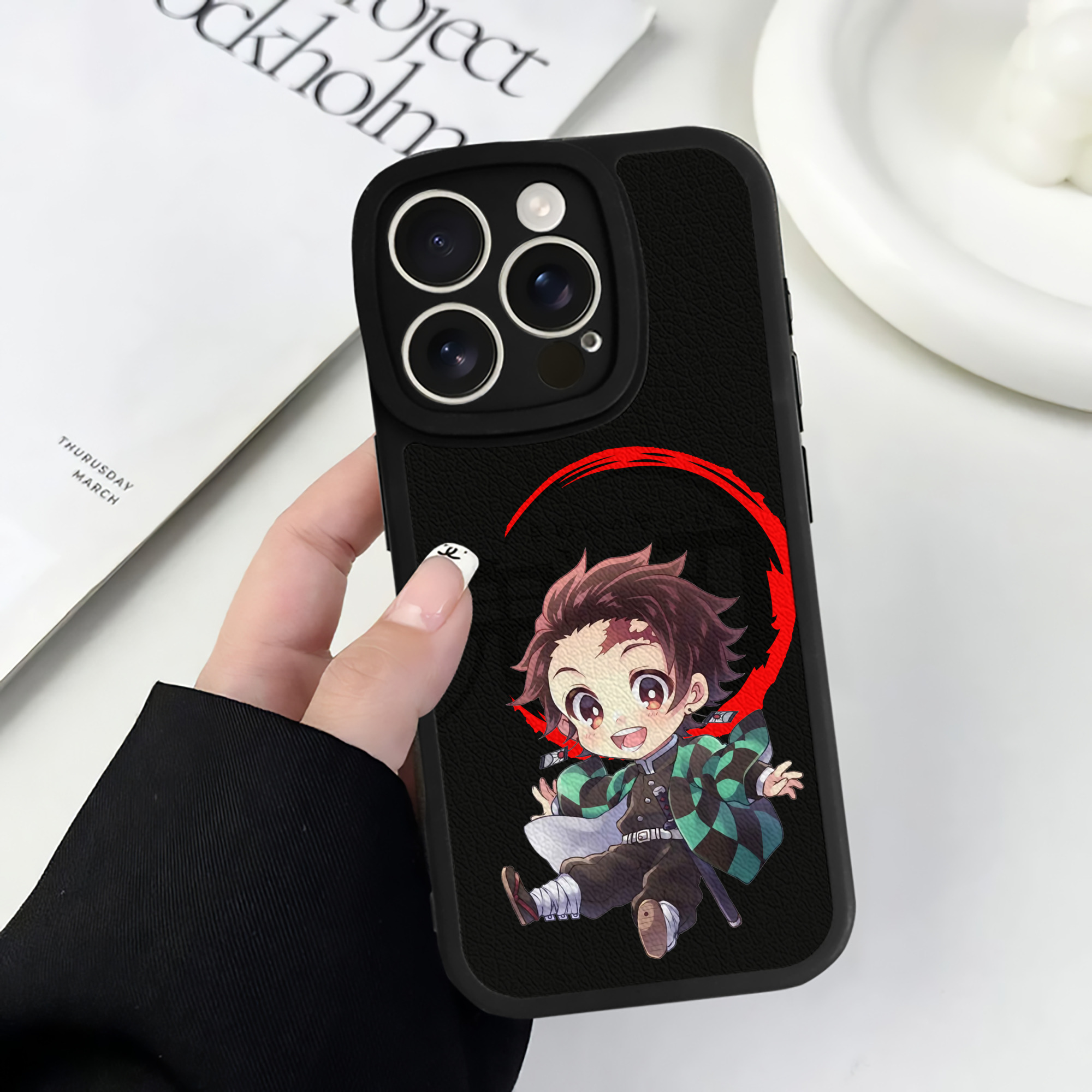 （画像用） 鬼滅の刃 竈門 炭治郎／かまど たんじろう Kamado Tanjirou 【iPhone 16シリーズ対応】シリコンスマホケース（レザー調） 材質：シリコン